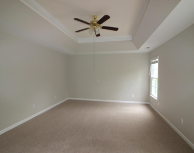 101 Cockleshell Court - Photo Thumbnail 10