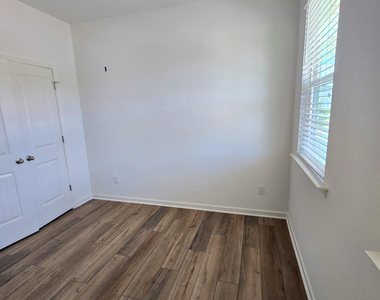 1544 Underbrush Drive - Photo Thumbnail 24