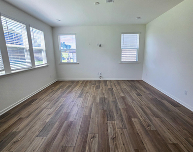 1544 Underbrush Drive - Photo Thumbnail 8