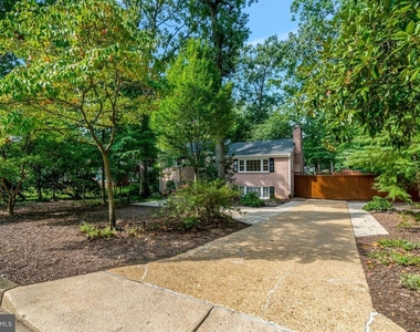 5920 Jane Way - Photo Thumbnail 4