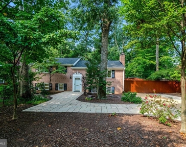 5920 Jane Way - Photo Thumbnail 2