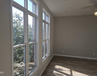 320 W Martin Street - Photo Thumbnail 1