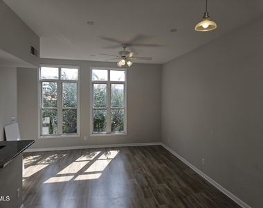 320 W Martin Street - Photo Thumbnail 6