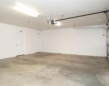 320 W Martin Street - Photo Thumbnail 15