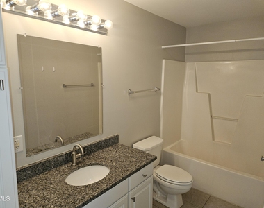 320 W Martin Street - Photo Thumbnail 13