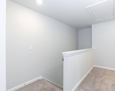 1102 Lily Loch Way - Photo Thumbnail 9