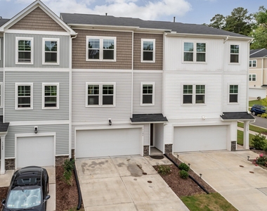 1102 Lily Loch Way - Photo Thumbnail 5
