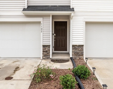 1102 Lily Loch Way - Photo Thumbnail 46