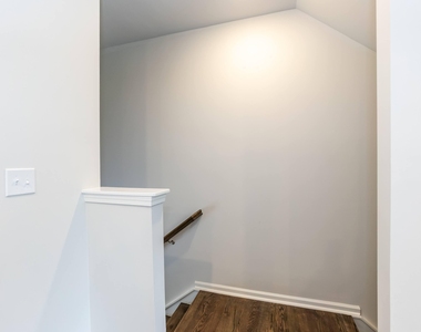 1102 Lily Loch Way - Photo Thumbnail 8
