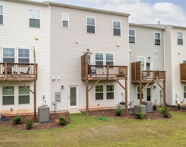1102 Lily Loch Way - Photo Thumbnail 31