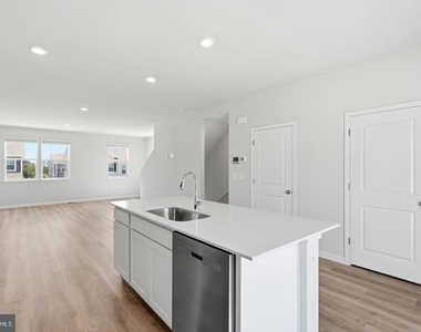 131 Willett Hollow Street - Photo Thumbnail 4