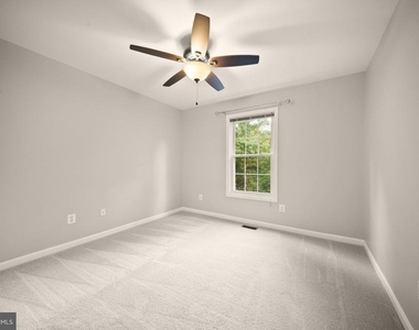 7678 Greenwood Way - Photo Thumbnail 29