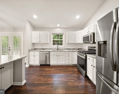 7678 Greenwood Way - Photo Thumbnail 19