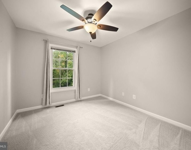 7678 Greenwood Way - Photo Thumbnail 31
