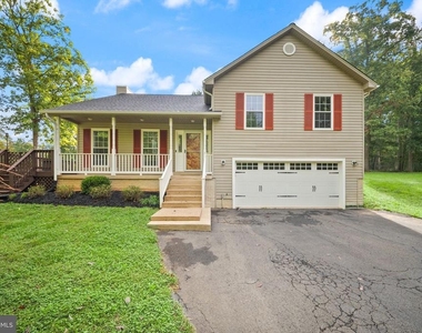 7678 Greenwood Way - Photo Thumbnail 2