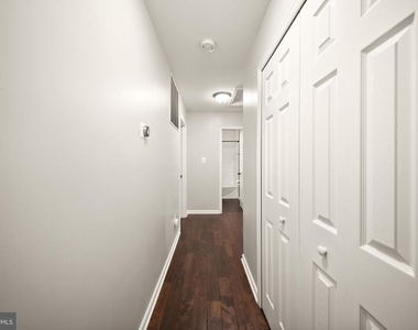 7678 Greenwood Way - Photo Thumbnail 20
