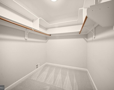 7678 Greenwood Way - Photo Thumbnail 23