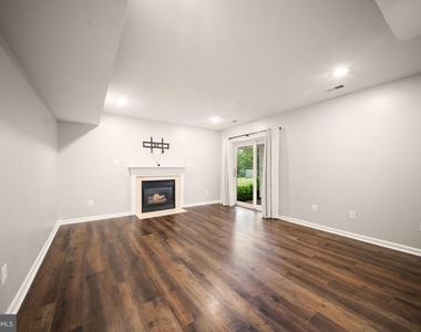 7678 Greenwood Way - Photo Thumbnail 37