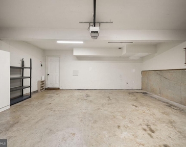 7678 Greenwood Way - Photo Thumbnail 46
