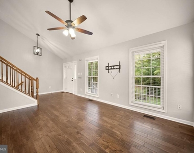 7678 Greenwood Way - Photo Thumbnail 7