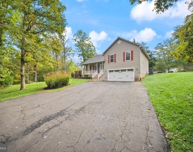 7678 Greenwood Way - Photo Thumbnail 3