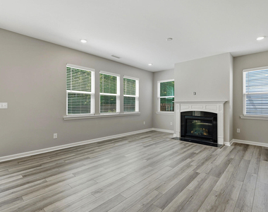 313 Summer Ranch Drive - Photo Thumbnail 7