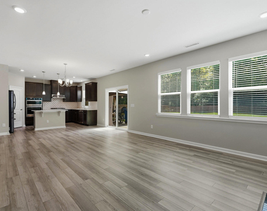 313 Summer Ranch Drive - Photo Thumbnail 10