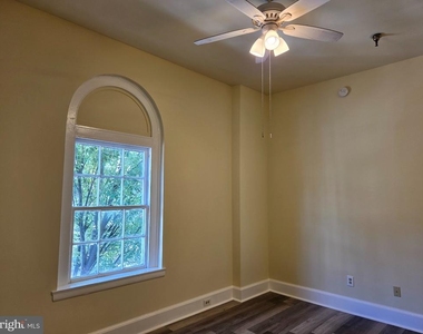 907 Caroline Street - Photo Thumbnail 5