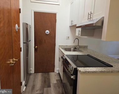 907 Caroline Street - Photo Thumbnail 6