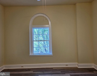 907 Caroline Street - Photo Thumbnail 4