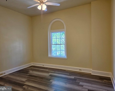 907 Caroline Street - Photo Thumbnail 2