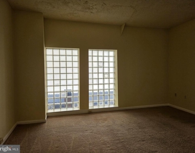 907 Caroline Street - Photo Thumbnail 15