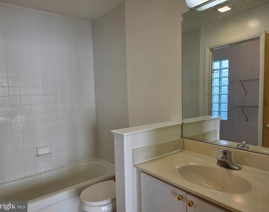 907 Caroline Street - Photo Thumbnail 17