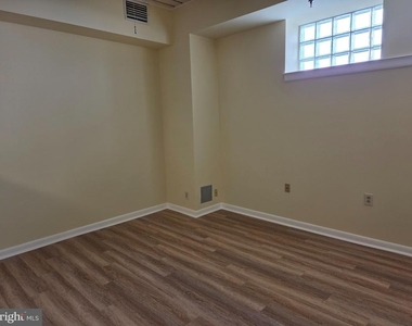 907 Caroline Street - Photo Thumbnail 4