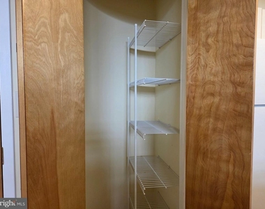 907 Caroline Street - Photo Thumbnail 10