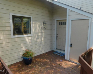 105 Concannon Court - Photo Thumbnail 1
