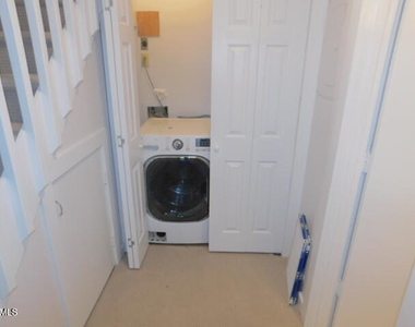 105 Concannon Court - Photo Thumbnail 10