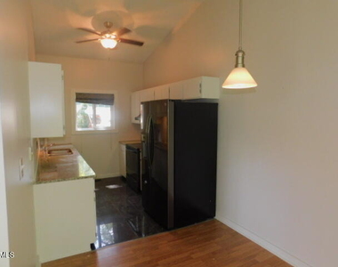 105 Concannon Court - Photo Thumbnail 8