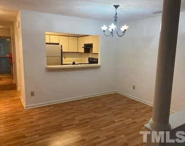 931 Springfork Drive - Photo Thumbnail 5