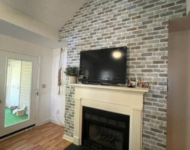 931 Springfork Drive - Photo Thumbnail 7
