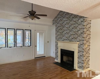 931 Springfork Drive - Photo Thumbnail 8