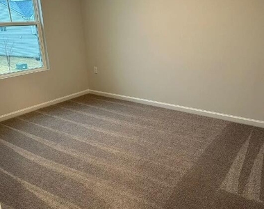 5031 Tura Street - Photo Thumbnail 9