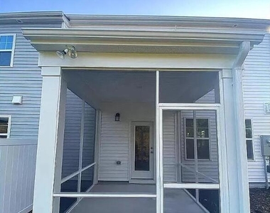 5031 Tura Street - Photo Thumbnail 14