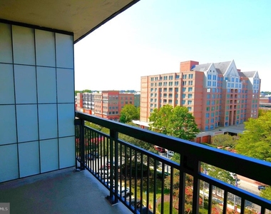 801 N Pitt Street - Photo Thumbnail 10