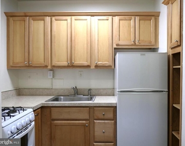 801 N Pitt Street - Photo Thumbnail 4