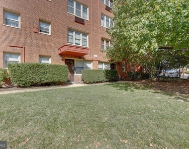 2030 N Woodrow Street N - Photo Thumbnail 25