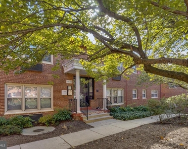2030 N Woodrow Street N - Photo Thumbnail 23
