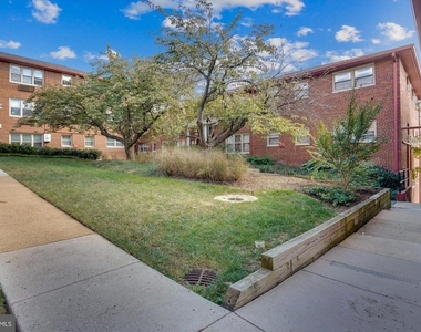 2030 N Woodrow Street N - Photo Thumbnail 22
