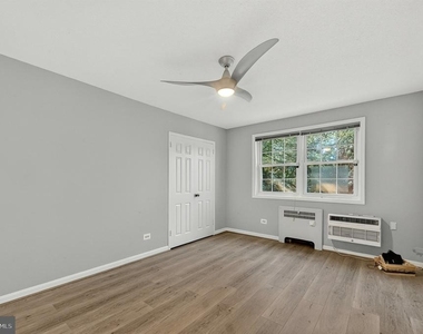 4376 Pershing Drive N - Photo Thumbnail 11