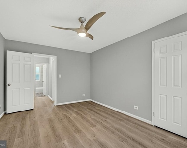 4376 Pershing Drive N - Photo Thumbnail 14